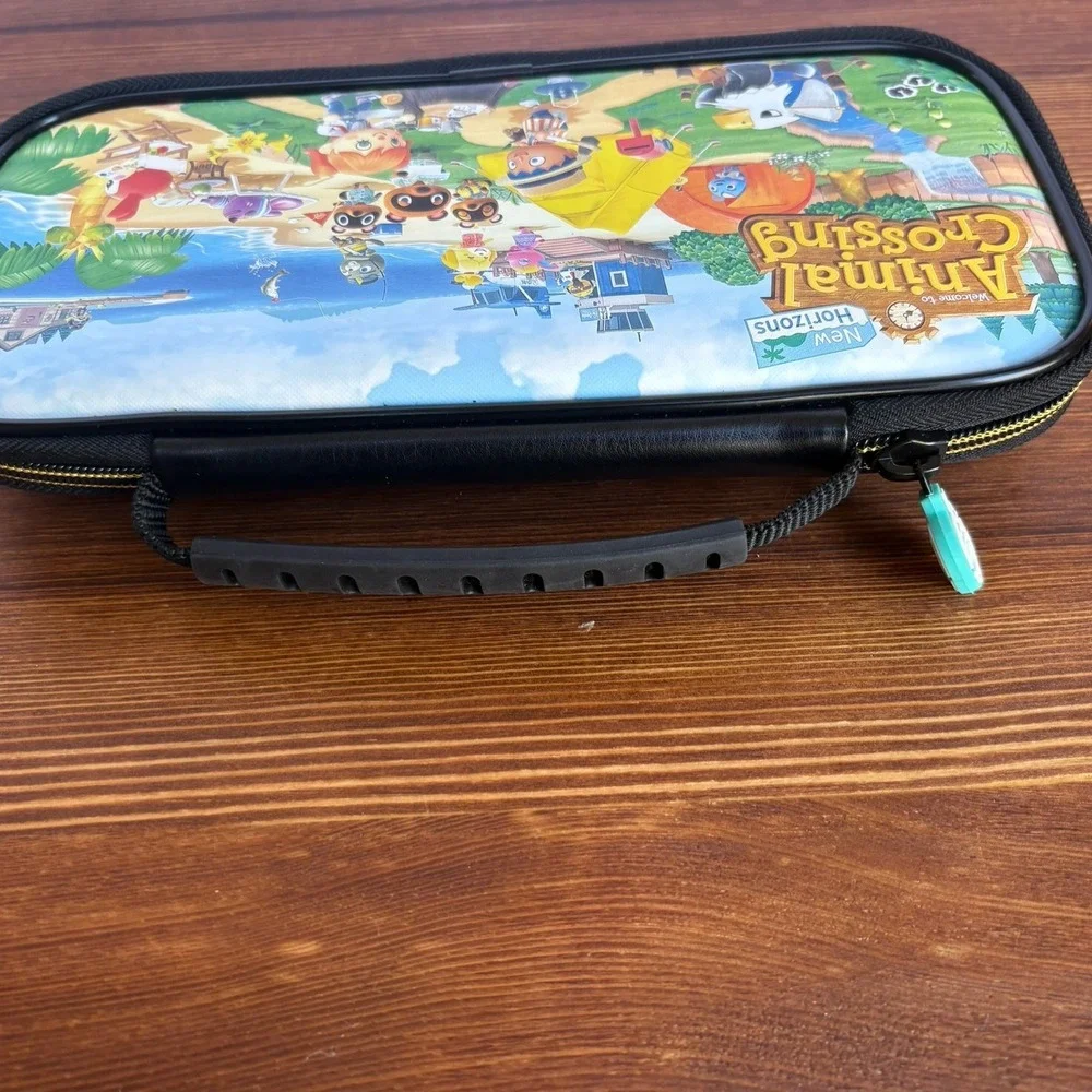 Nintendo Switch Carrying Case + 2 Game Storage Animal Crossings Full Art‎ Deluxe